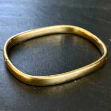 Load image into Gallery viewer, Italian Squared Gold Bangle
