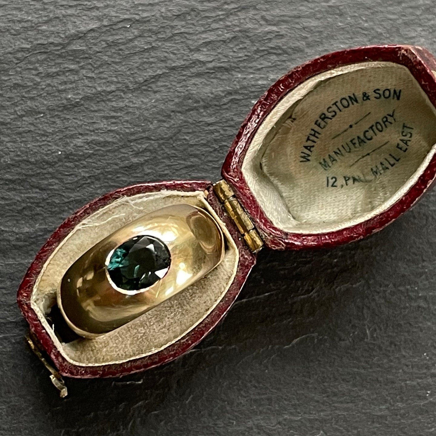 APOR Bespoke ~ Teal Sapphire Ring