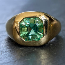 Load image into Gallery viewer, Mint Green Colombian Emerald Ring

