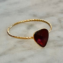 Load image into Gallery viewer, Garnet Heart Ring
