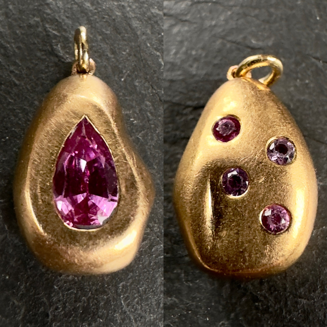 20k Gold Madagascar Sapphire Pendant 3