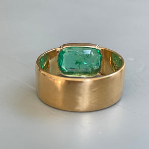 Bespoke Emerald Ring