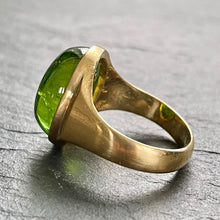 Load image into Gallery viewer, Bespoke Lime Tourmaline Signet Ring

