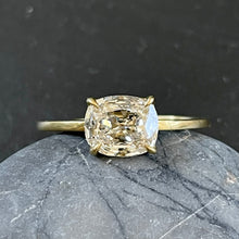 Load image into Gallery viewer, Bespoke Diamond Solitaire Ring
