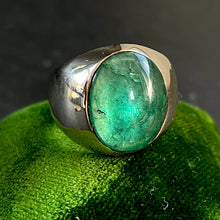 Load image into Gallery viewer, Colombian Emerald Signet Ring
