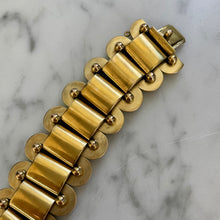 Load image into Gallery viewer, Heavy Gold Link Bracelet
