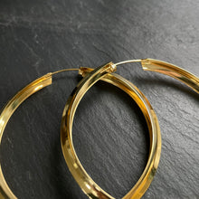 Load image into Gallery viewer, Italian Gold Hoop Earring
